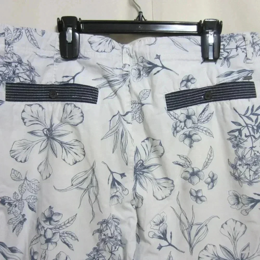 MENS CASUAL SHORTS BY CHINO, 48/38, BLUE FLORAL GOOD‎ CLEAN CONDITION